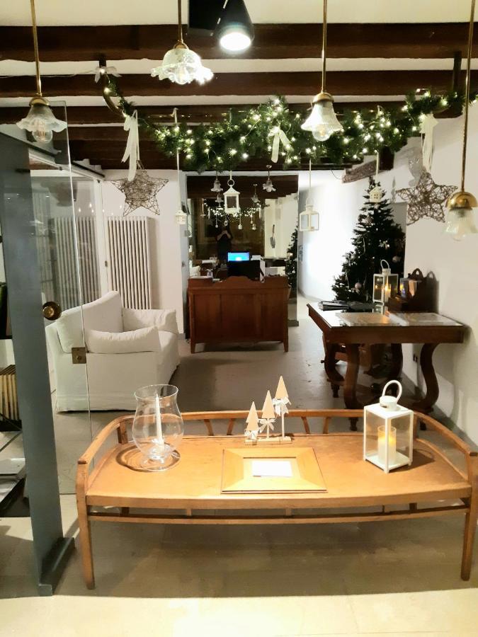 B&B S. Trinita 18 Suites & Rooms トレント エクステリア 写真